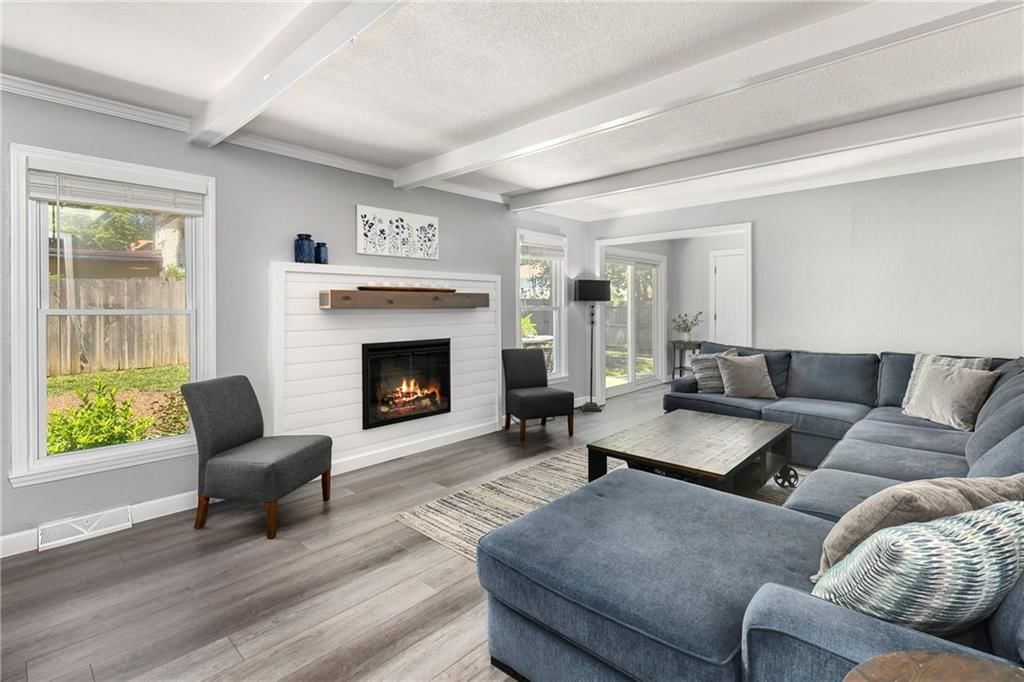 Photo 16 of 42 - 1410 Vilas Street