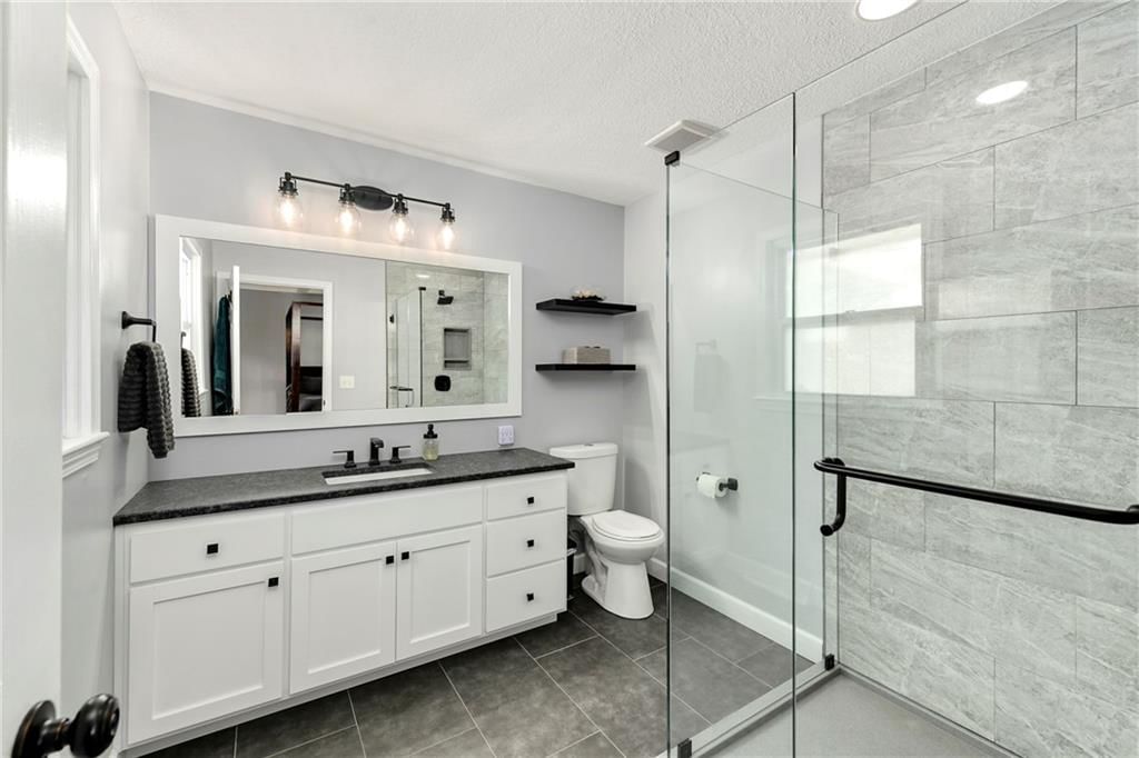 Photo 20 of 42 - 1410 Vilas Street