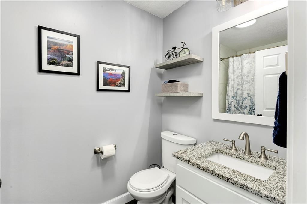 Photo 24 of 42 - 1410 Vilas Street