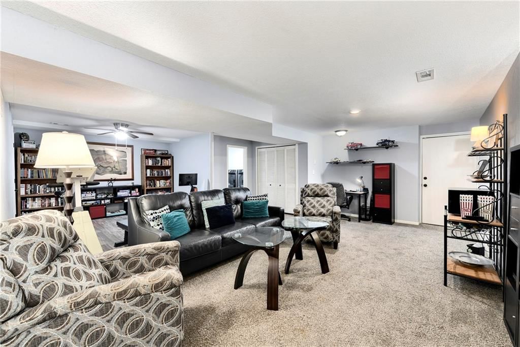 Photo 25 of 42 - 1410 Vilas Street
