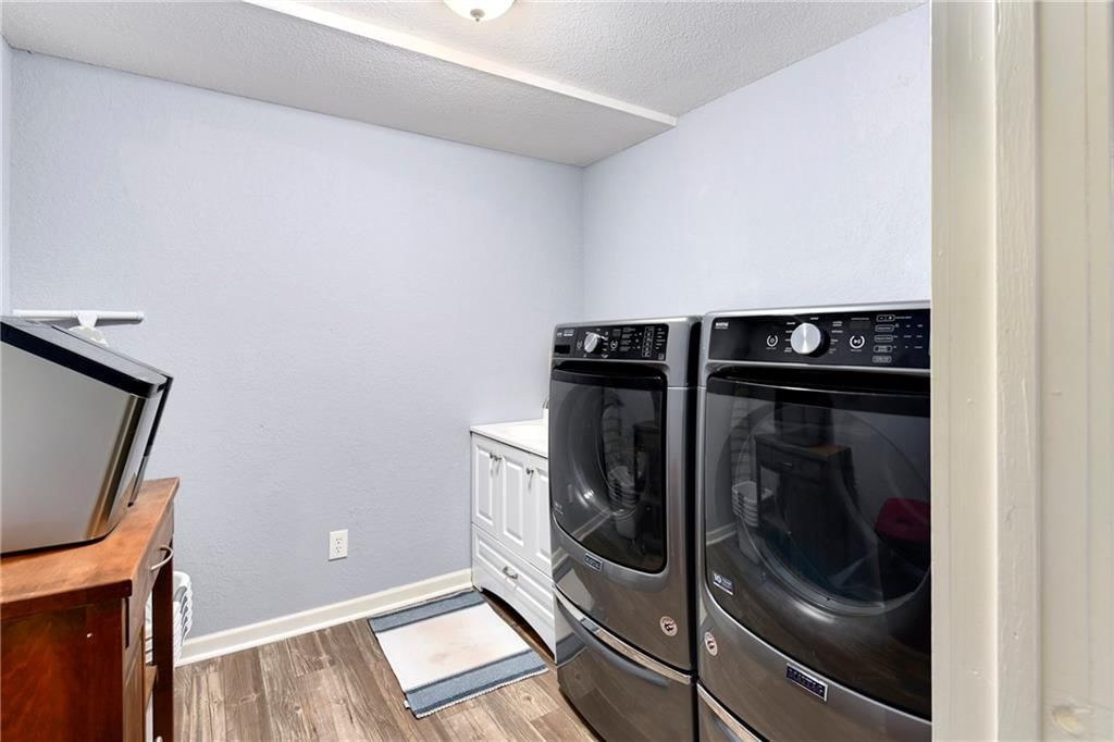 Photo 27 of 42 - 1410 Vilas Street