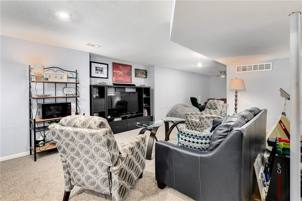 Photo 28 of 42 - 1410 Vilas Street
