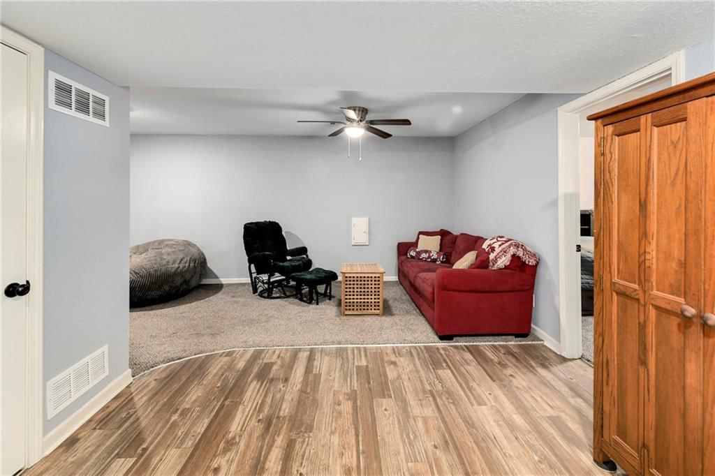 Photo 30 of 42 - 1410 Vilas Street