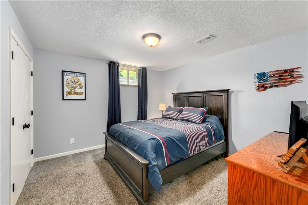 Photo 32 of 42 - 1410 Vilas Street