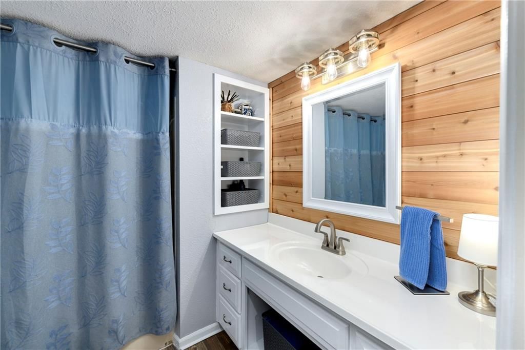 Photo 33 of 42 - 1410 Vilas Street