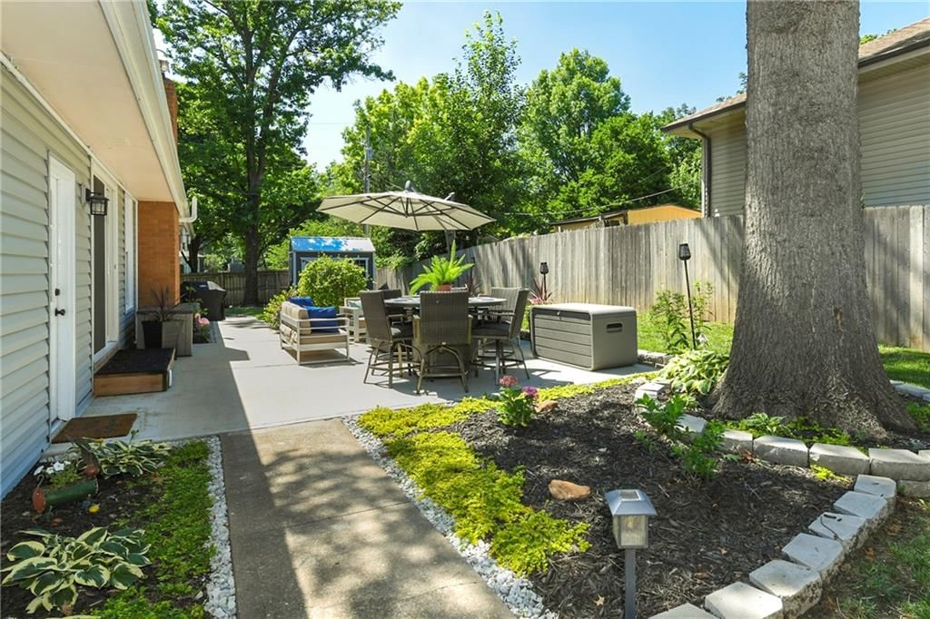 Photo 34 of 42 - 1410 Vilas Street