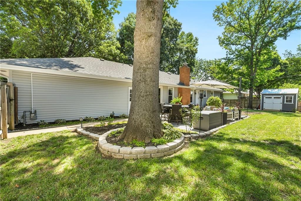Photo 35 of 42 - 1410 Vilas Street