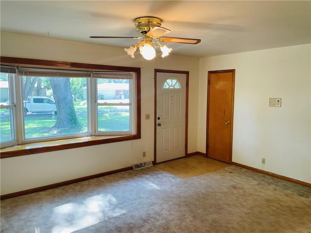 Photo 13 of 36 - 506 1st Terrace