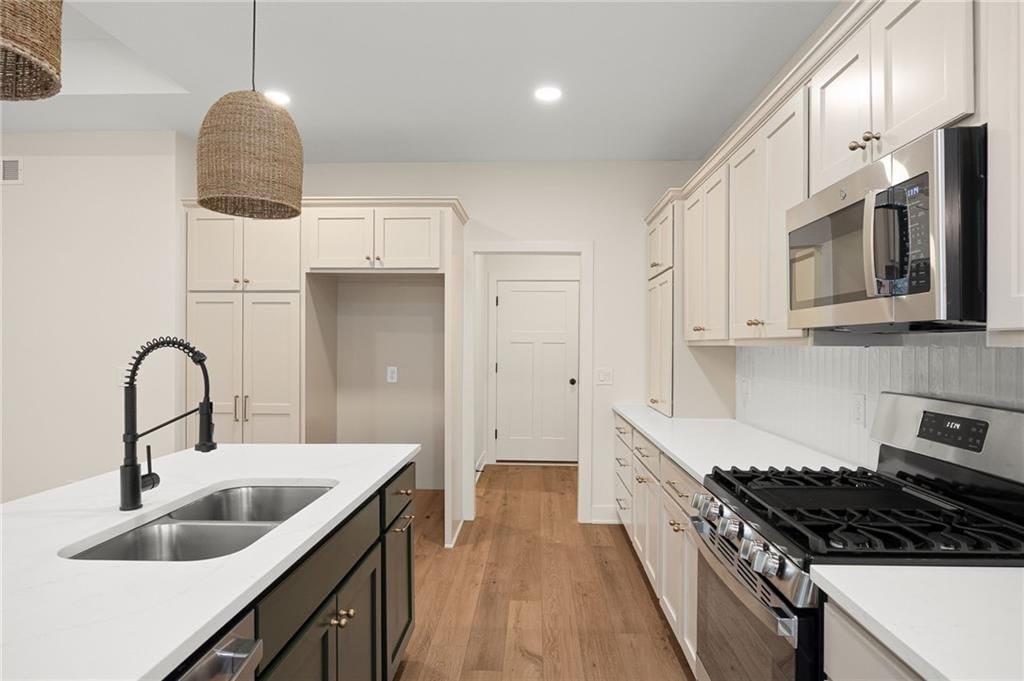 1404 Country Court — photo 19