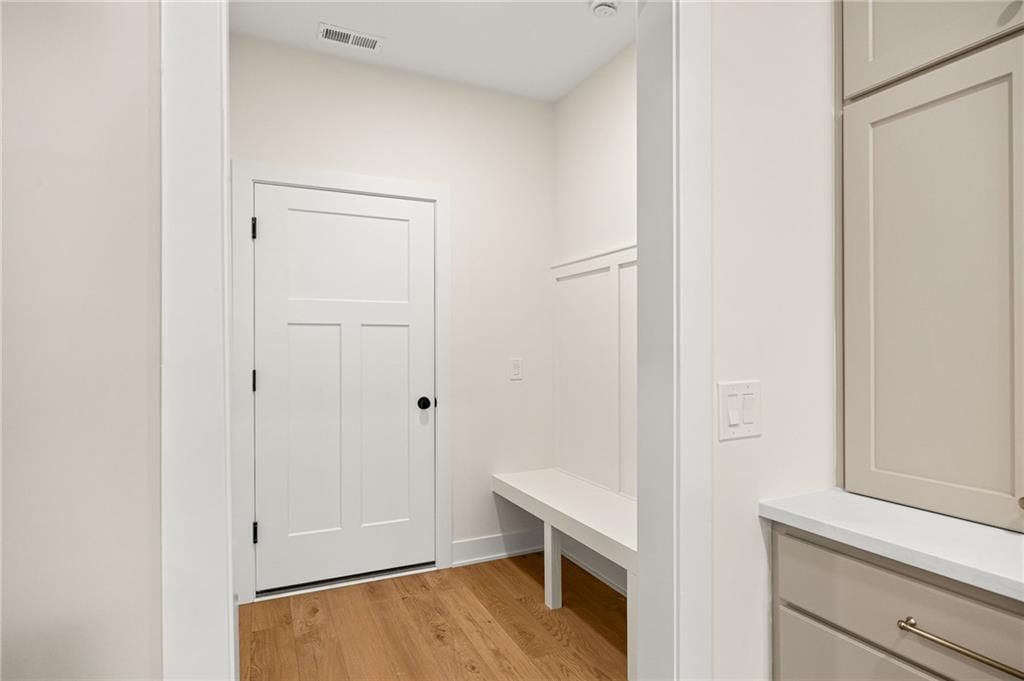 1404 Country Court — photo 21