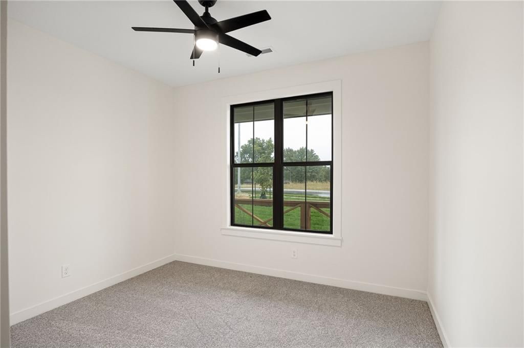 1404 Country Court — photo 29