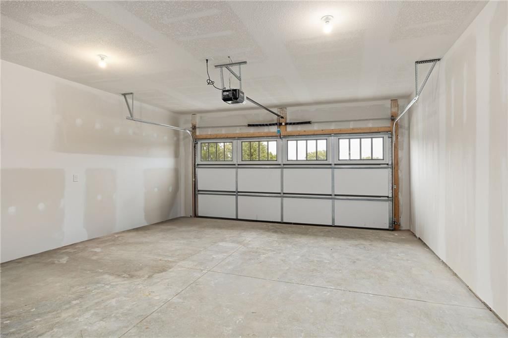 1404 Country Court — photo 31
