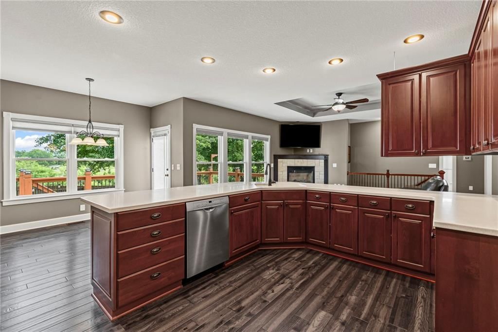 1401 SE Woodbine Drive — photo 6