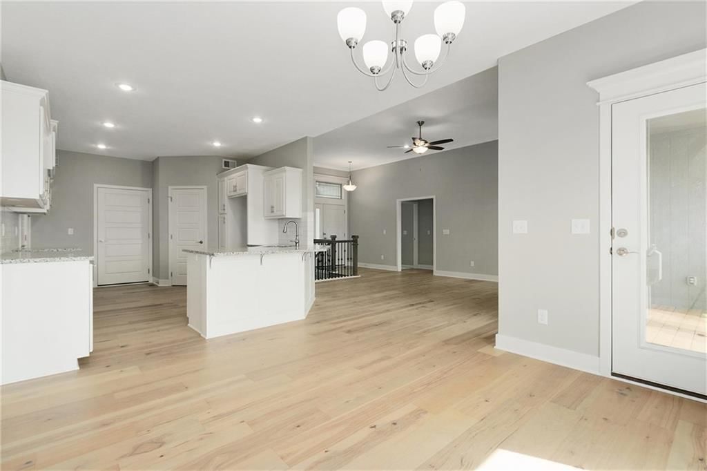 9014 N Monroe Avenue — photo 17