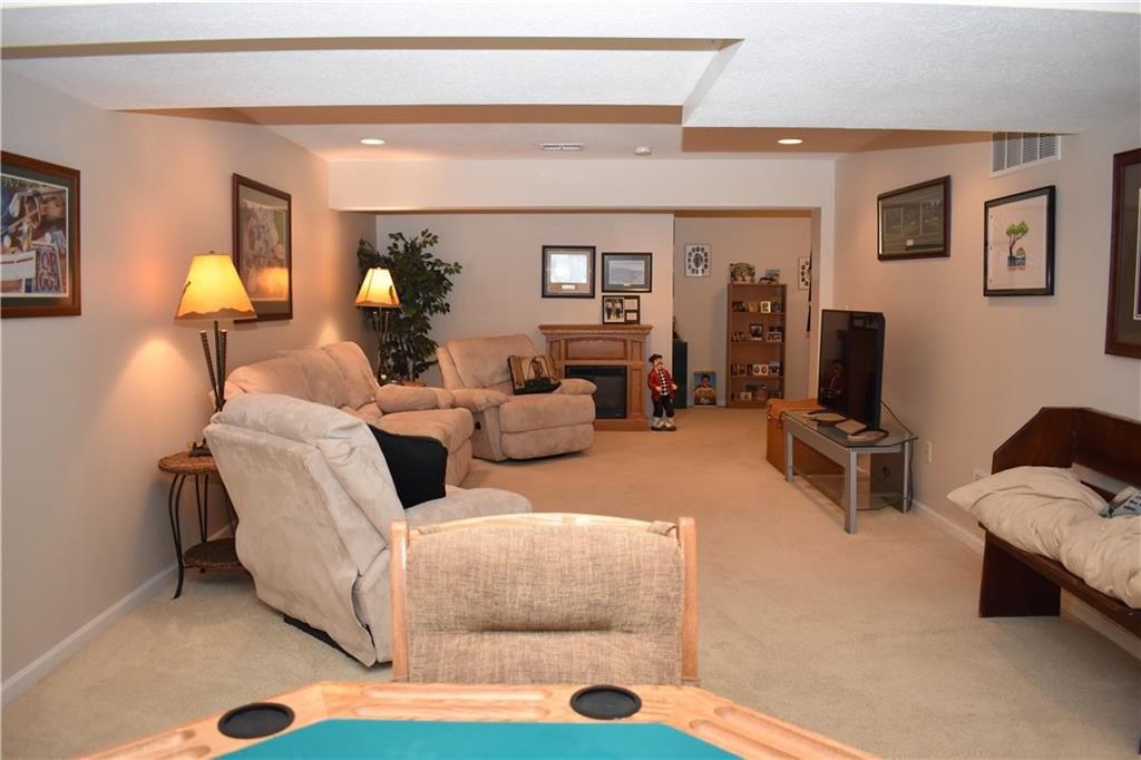 8949 Boehm Drive — photo 33