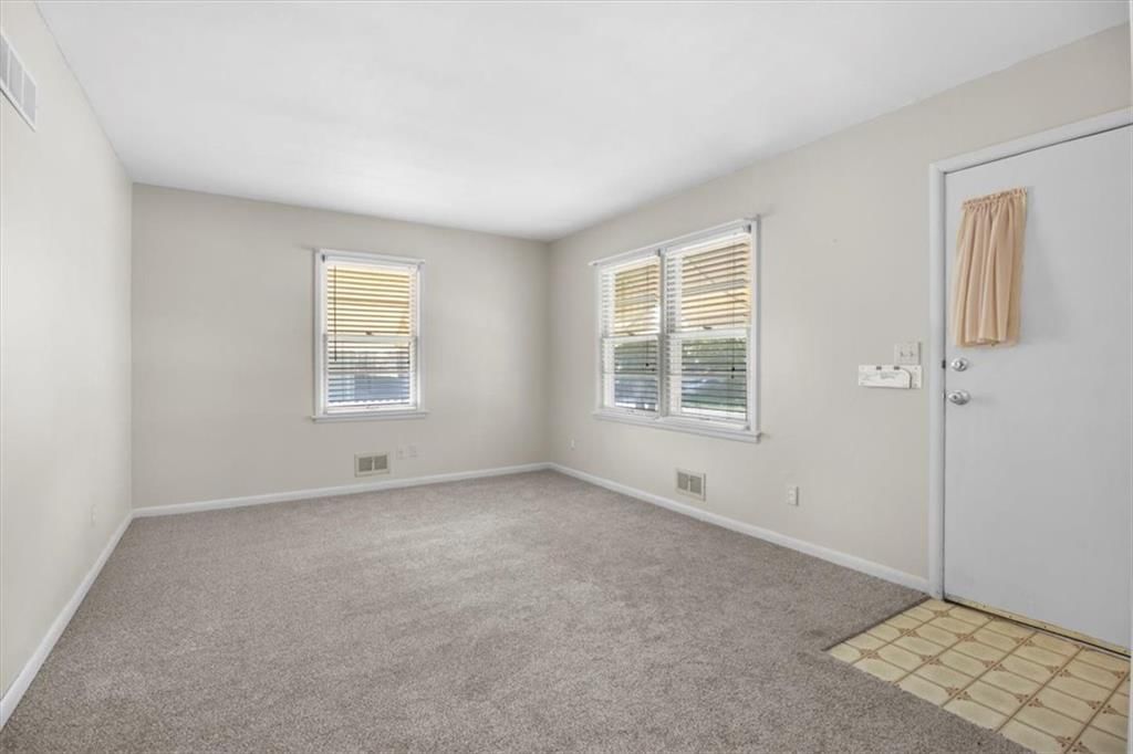 Photo 9 of 32 - 811 NW B Street
