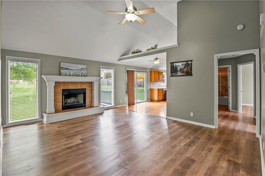 Photo 11 of 28 - 401 Granite Court