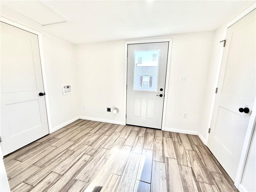 915 E 2nd Street — photo 11