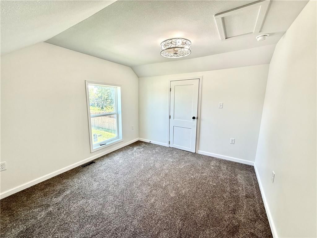 915 E 2nd Street — photo 25