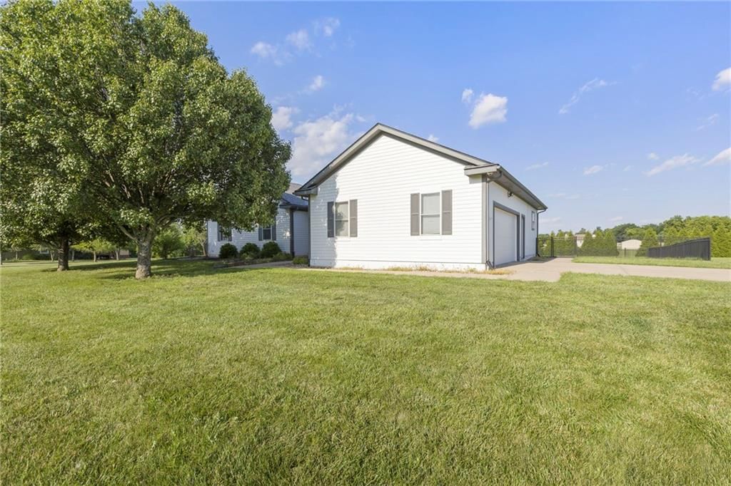 27481 New Lancaster Road — photo 4
