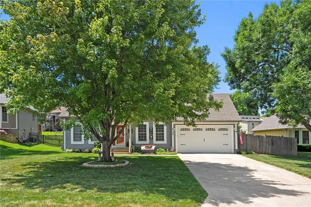 Photo 3 of 28 - 8124 Swarner Street