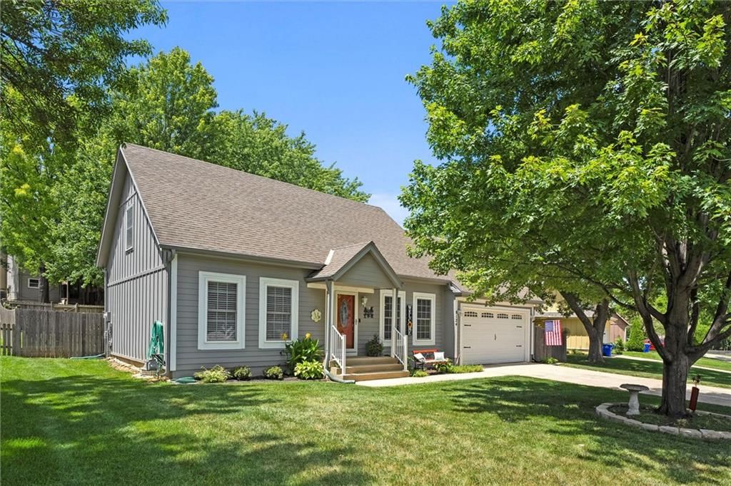 Photo 4 of 28 - 8124 Swarner Street