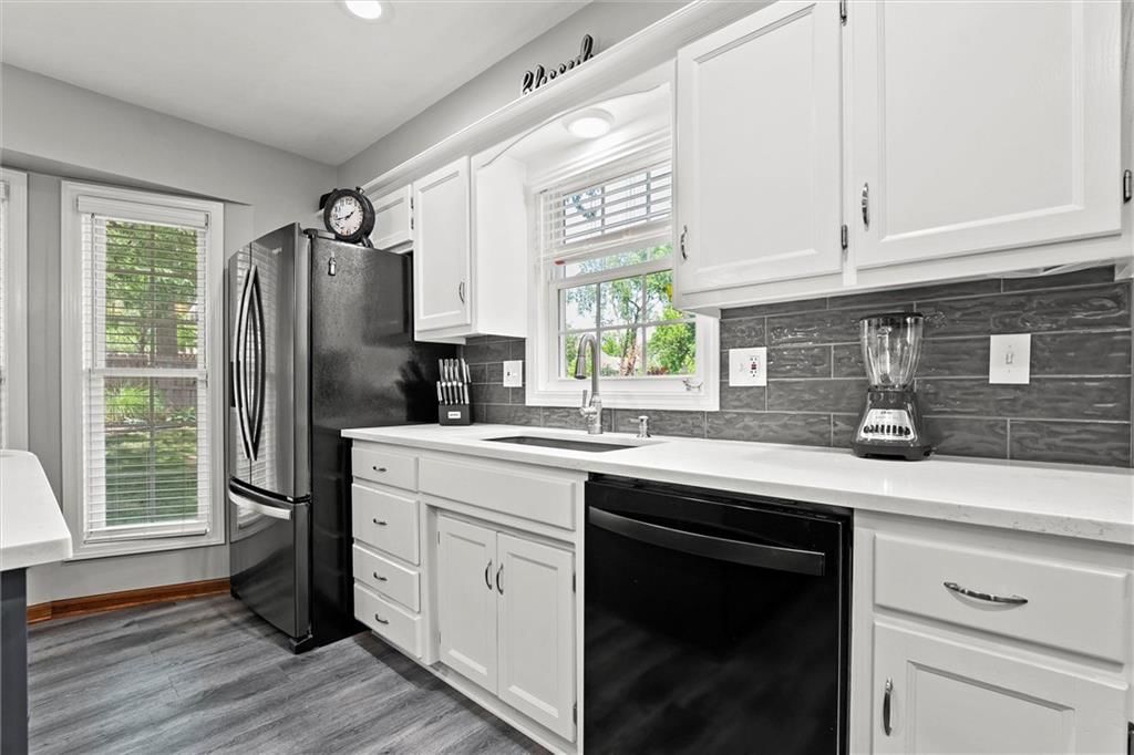 Photo 11 of 28 - 8124 Swarner Street