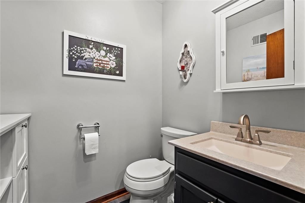 Photo 15 of 28 - 8124 Swarner Street
