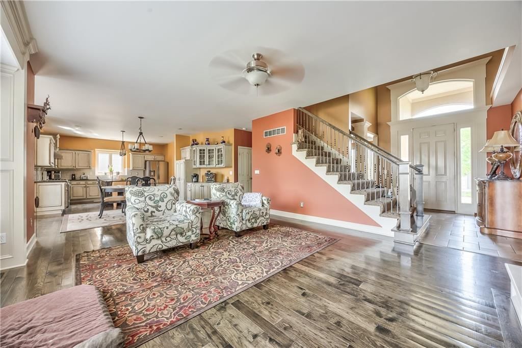 Photo 6 of 31 - 21710 W 60th Street