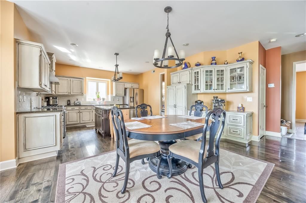 Photo 7 of 31 - 21710 W 60th Street
