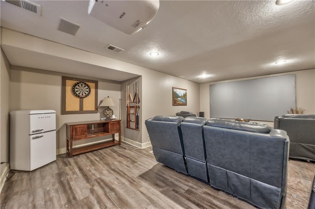 Photo 18 of 31 - 21710 W 60th Street