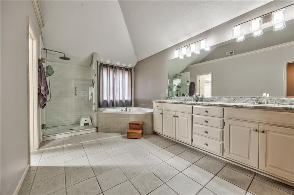 Photo 23 of 31 - 21710 W 60th Street