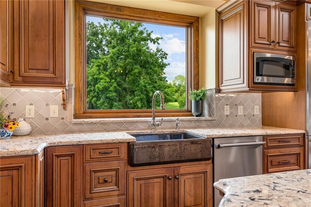 Photo 5 of 18 - 22625 W 47th Street