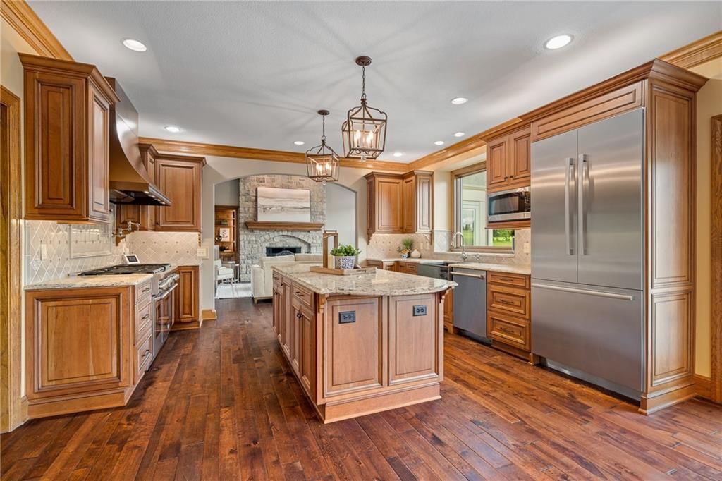 Photo 7 of 18 - 22625 W 47th Street