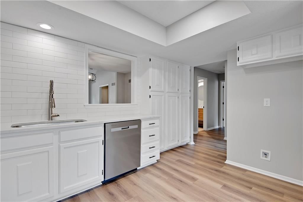 11016 W 96th Terrace — photo 12