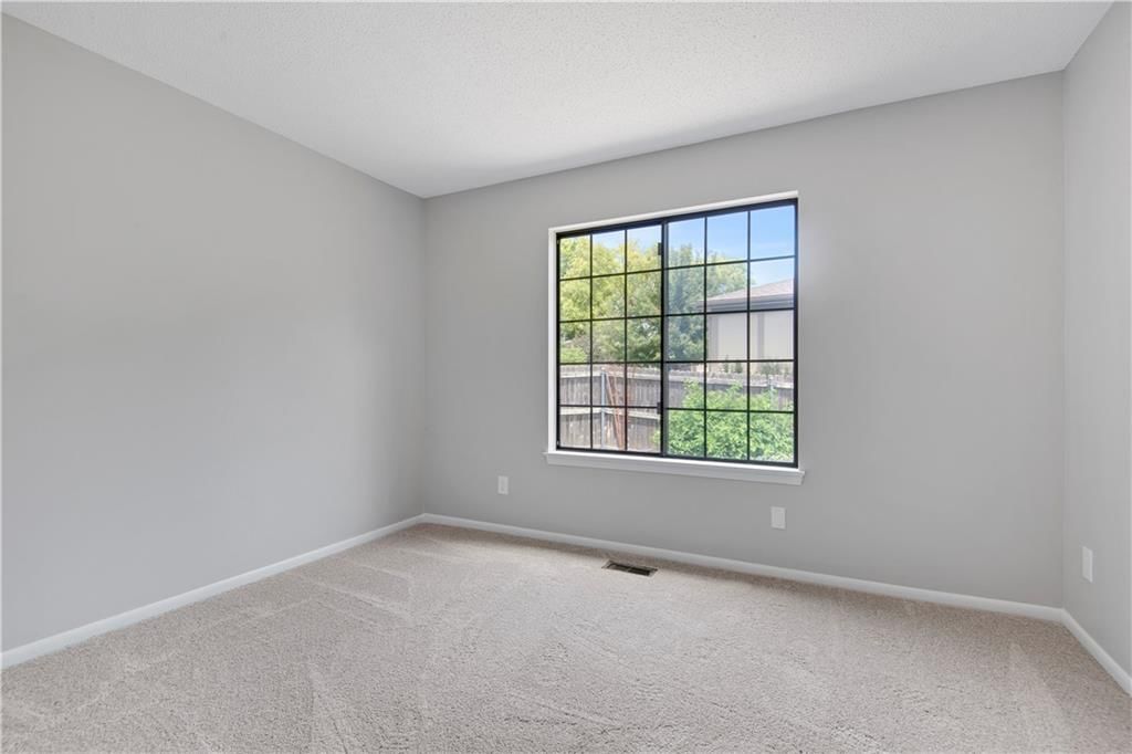 11016 W 96th Terrace — photo 23