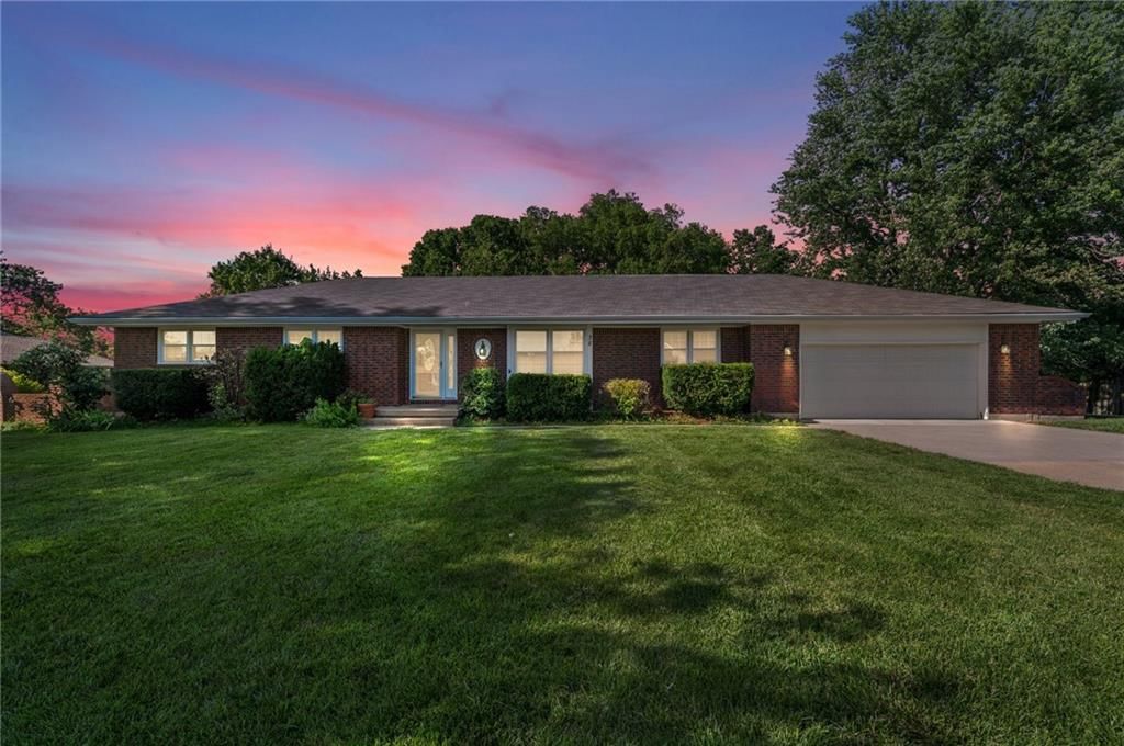 38 Hillcrest Drive — photo 2