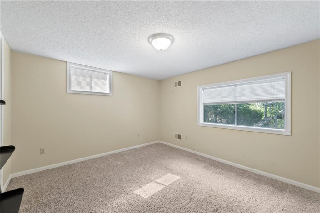 38 Hillcrest Drive — photo 32