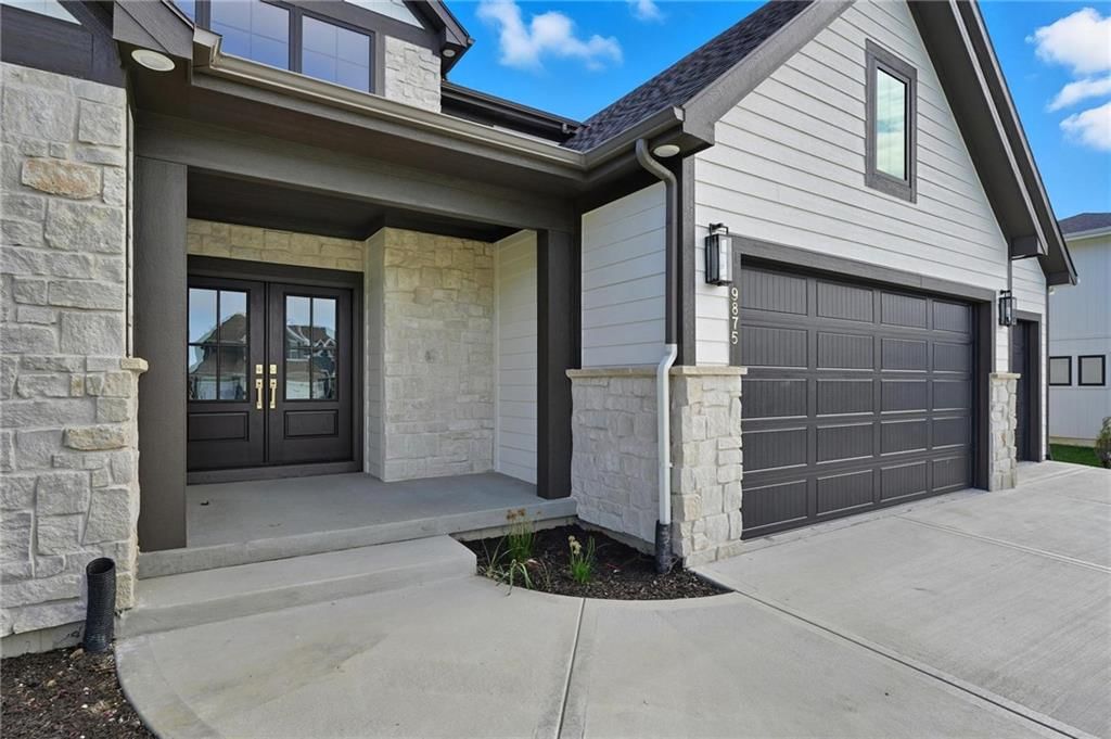 9785 Ambrosia Lane — photo 2