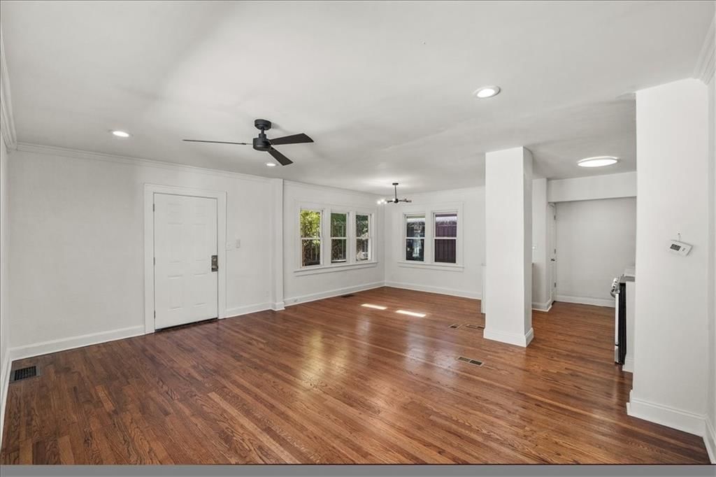 328 Norton Avenue — photo 2