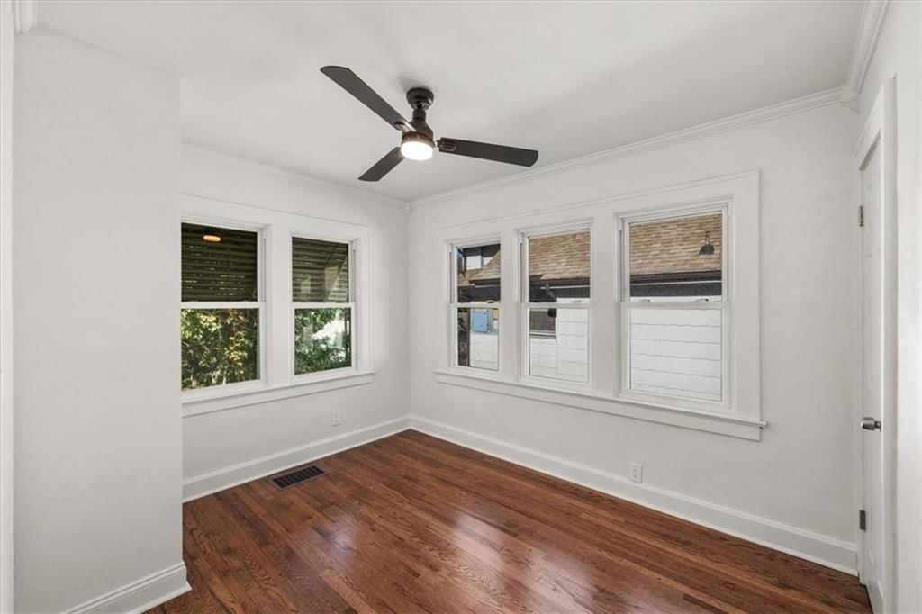 328 Norton Avenue — photo 9