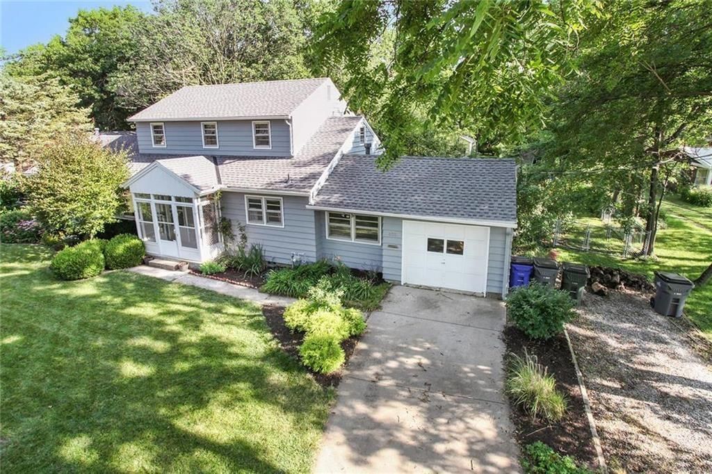600 W Elm Street — photo 2