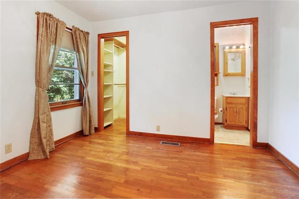 600 W Elm Street — photo 7