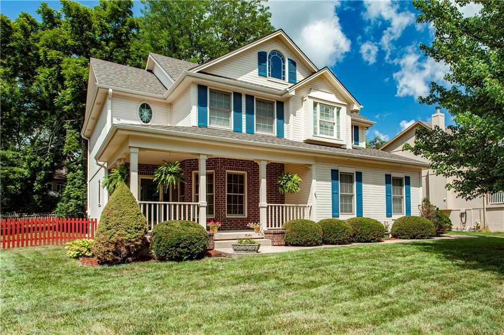 1016 SW Pacific Drive, Lee's Summit, MO