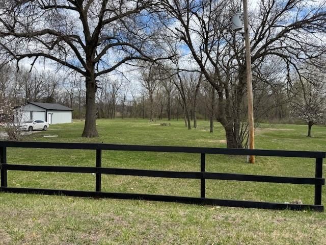 Photo 6 of 27 - 10415 Raytown Road
