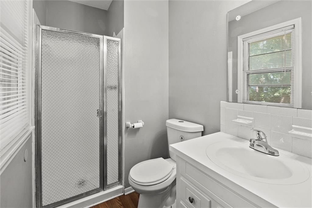 Photo 14 of 27 - 4740 Cedar Avenue