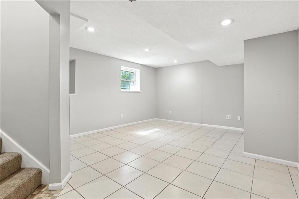3109 N 110th Street — photo 20