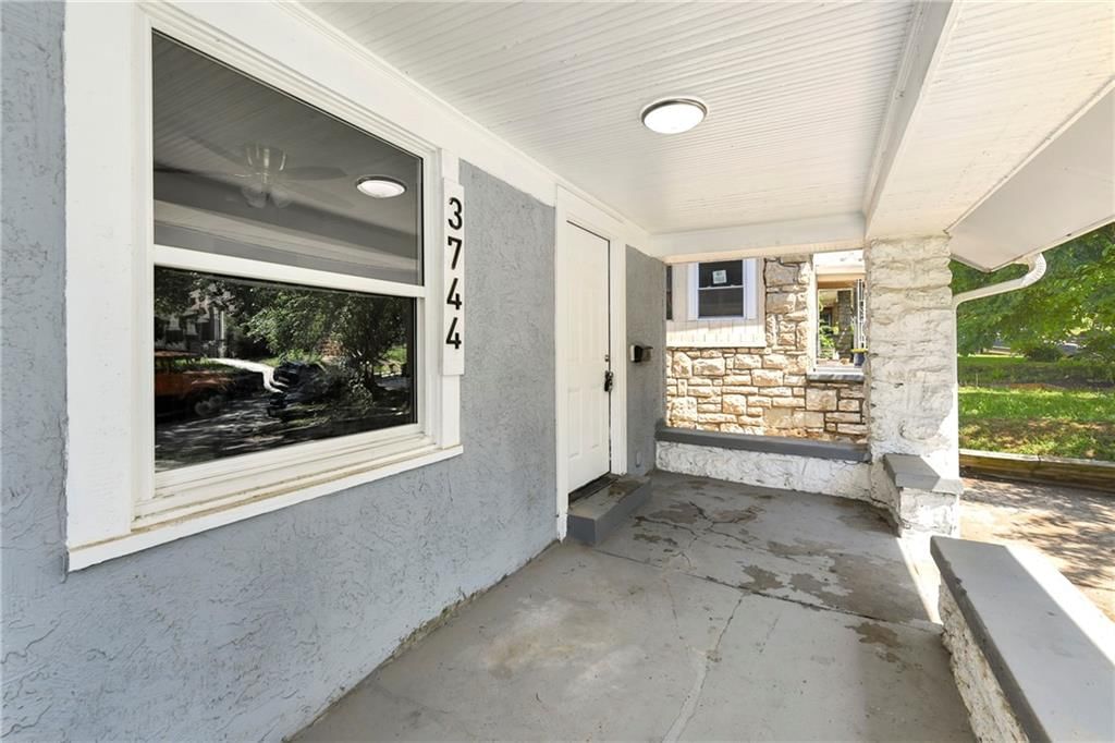 3744 AGNES Avenue — photo 3