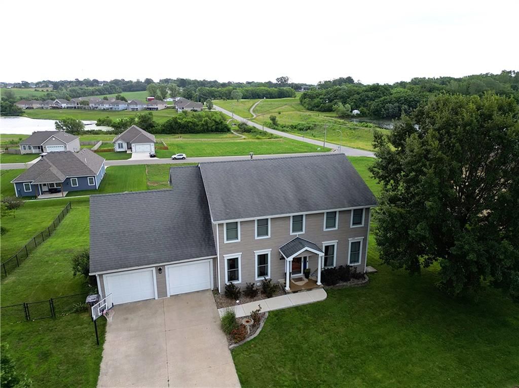 Photo 5 of 81 - 1502 Brookdale Drive