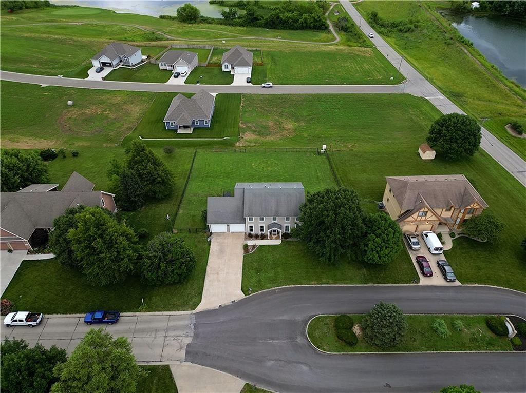 Photo 10 of 81 - 1502 Brookdale Drive